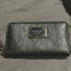 Michael Kors wristlet wallet